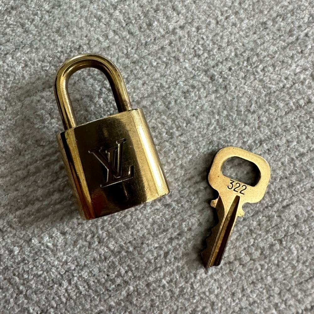 Louis Vuitton Lock and Key #322